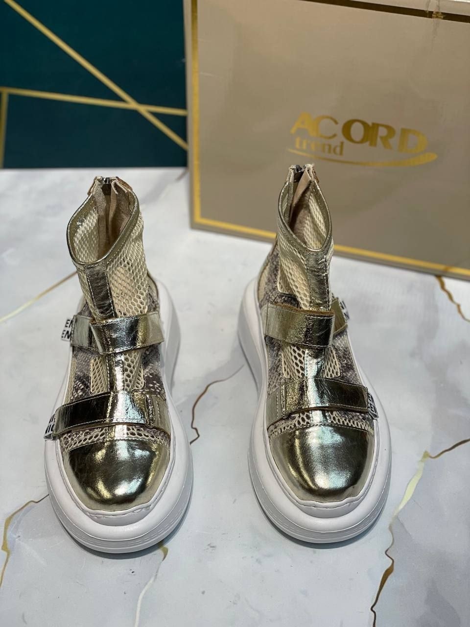 , женская,модная женская , спортивная,обуви