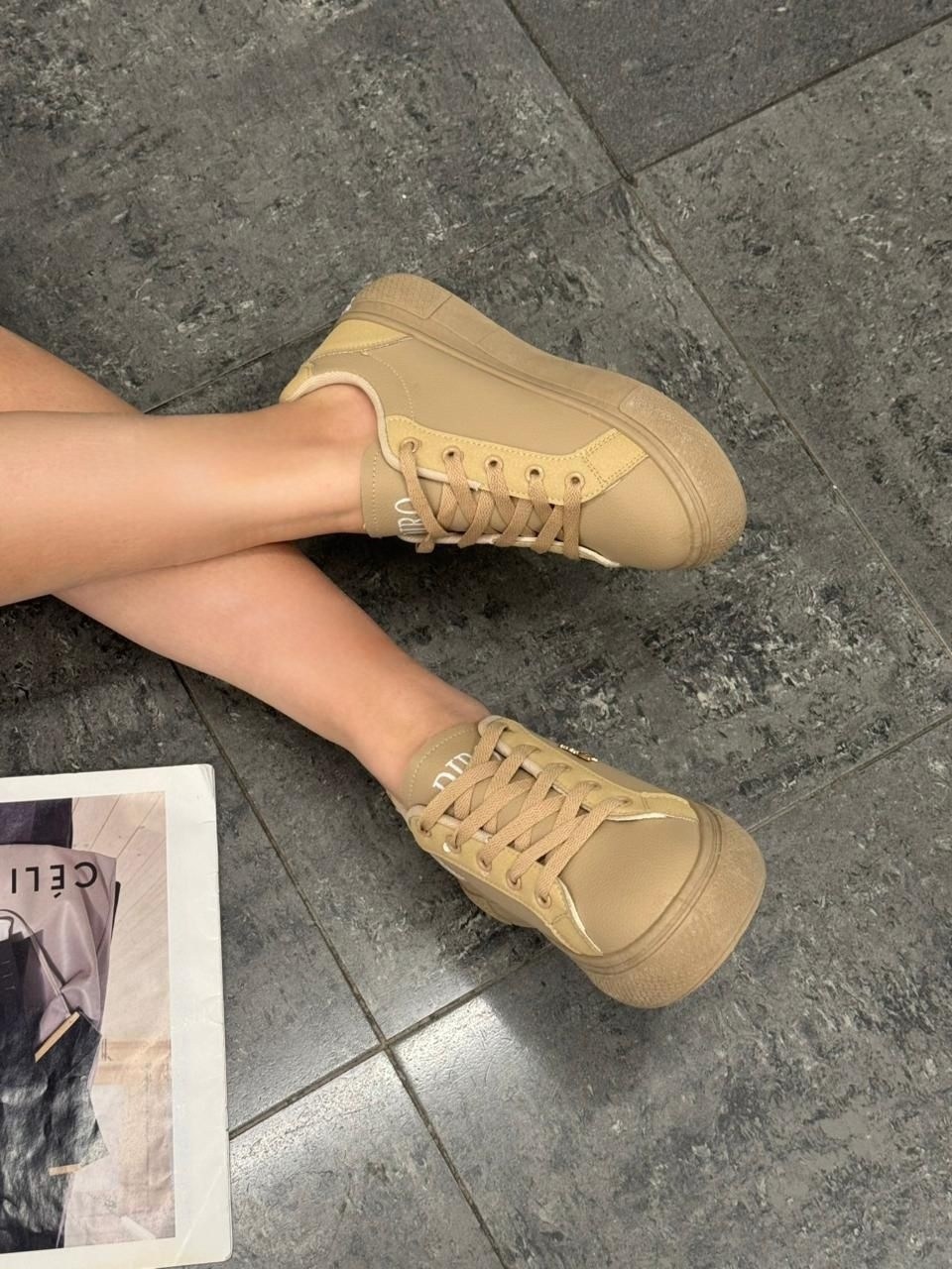 ,кеды прада бежевые,кеды женски,кроссовки женскиe,адидас кеды женские бежевые замшевые