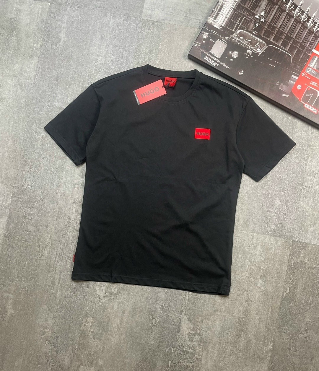 мужская футболка,футболка hugo,футболка hugo boss,мужская черная футболка,футболки для мужчин