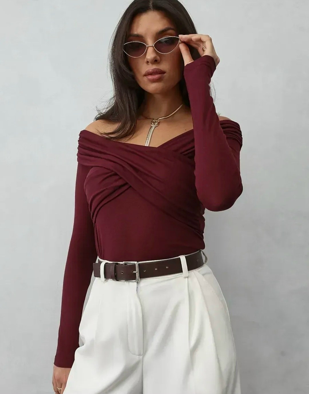 топ с длинными рукавами женский,топ с длинными рукавами,модные топы с длинными рукавами,открытые плечи,боди с длинным рукавом и открытыми плечами