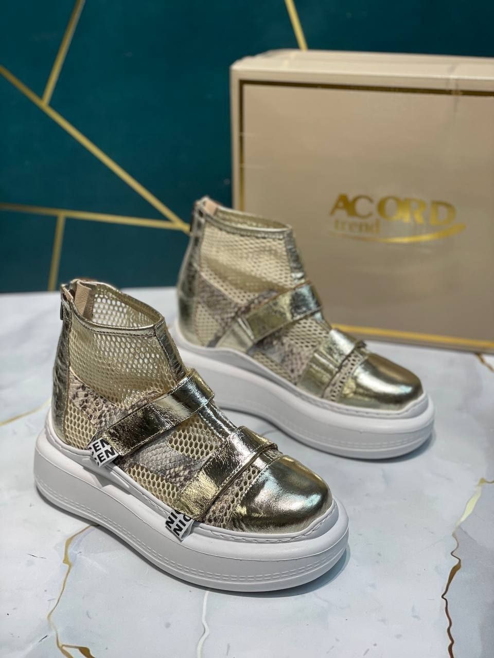 , женская,модная женская , спортивная,обуви