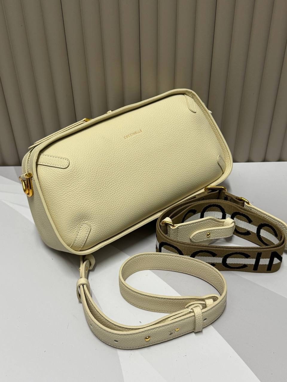 сумка coccinelle,coccinelle сумка кросс-боди,сумка кросс-боди женская coccinelle es5 15 02 01 бордовый,сумка женская через плечо coccinelle,сумка coccinelle lea цвет коричневый