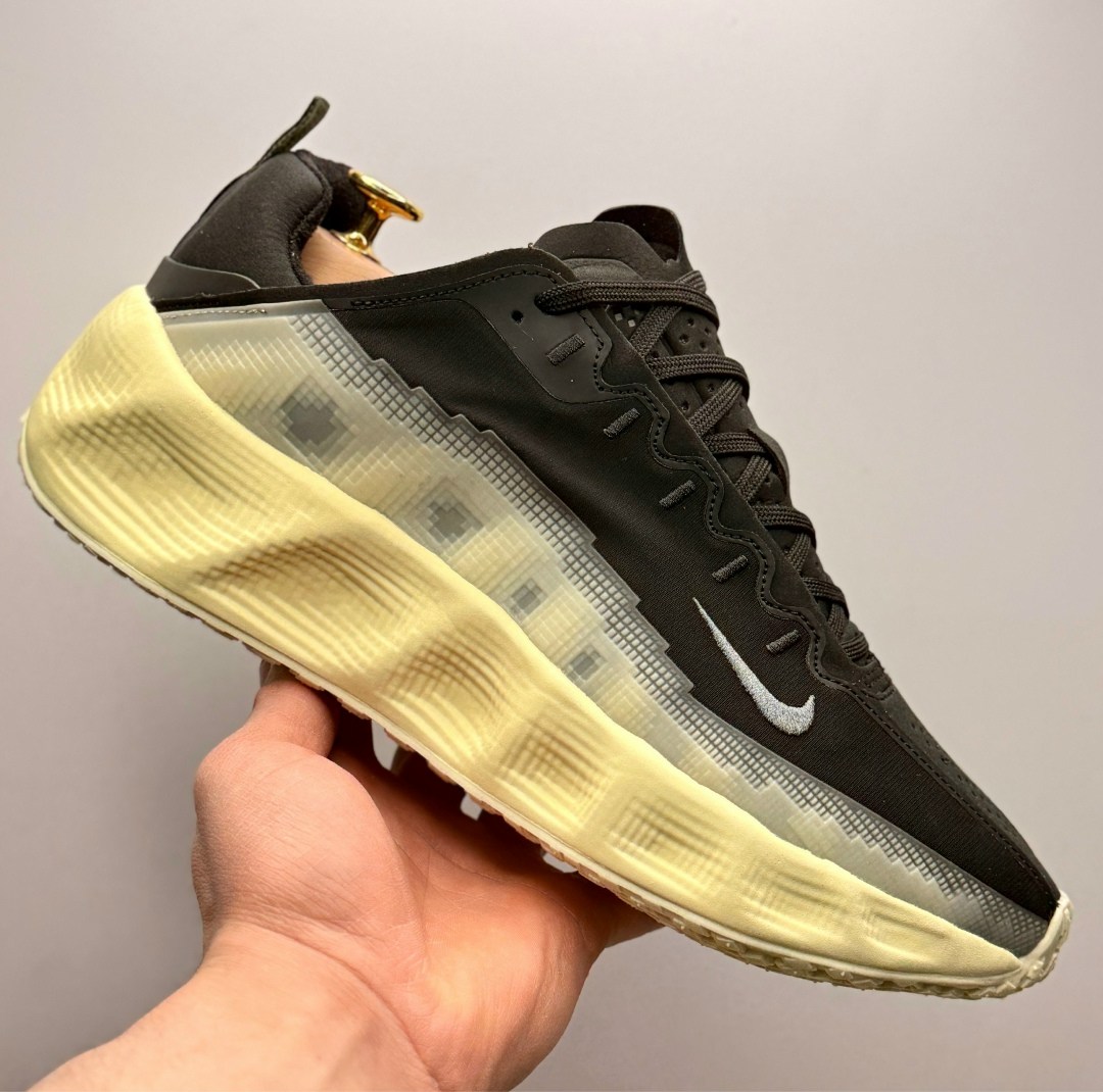 кроссовки,кроссовки nike,российские кроссовки,черные кроссовки,кроссовки мужские женские