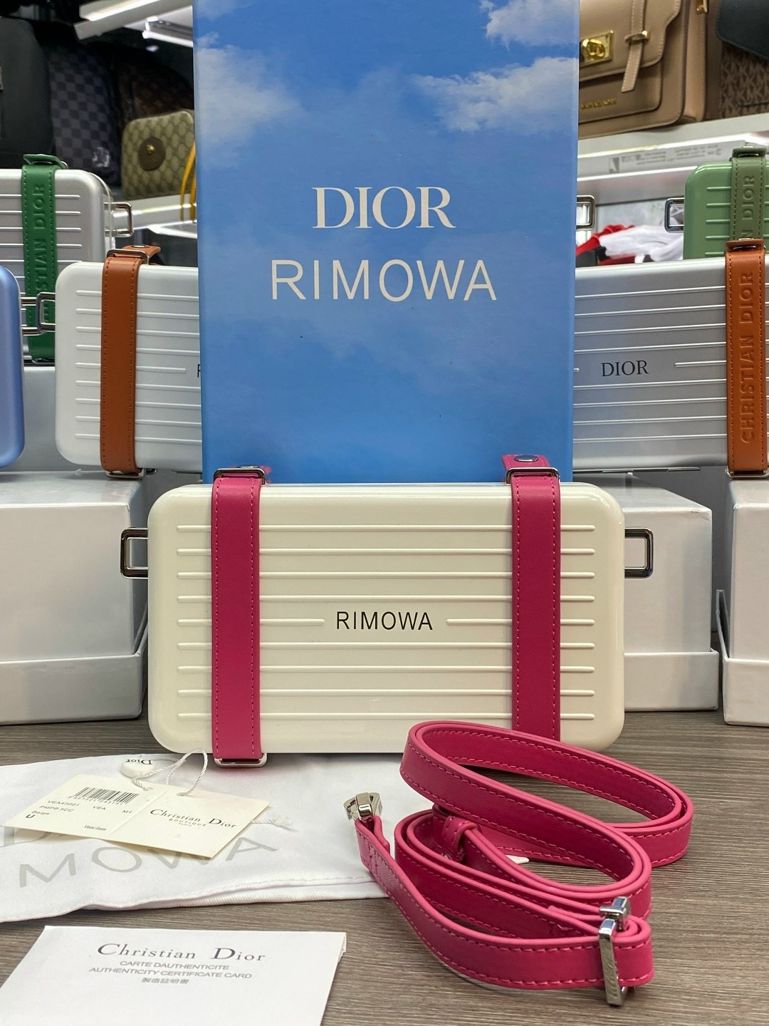 сумка dior rimowa,rimowa dior,сумка женская christian dior,сумка клатч из пластика dior and rimowa personal,кейс-клатч dior rimowa женский
