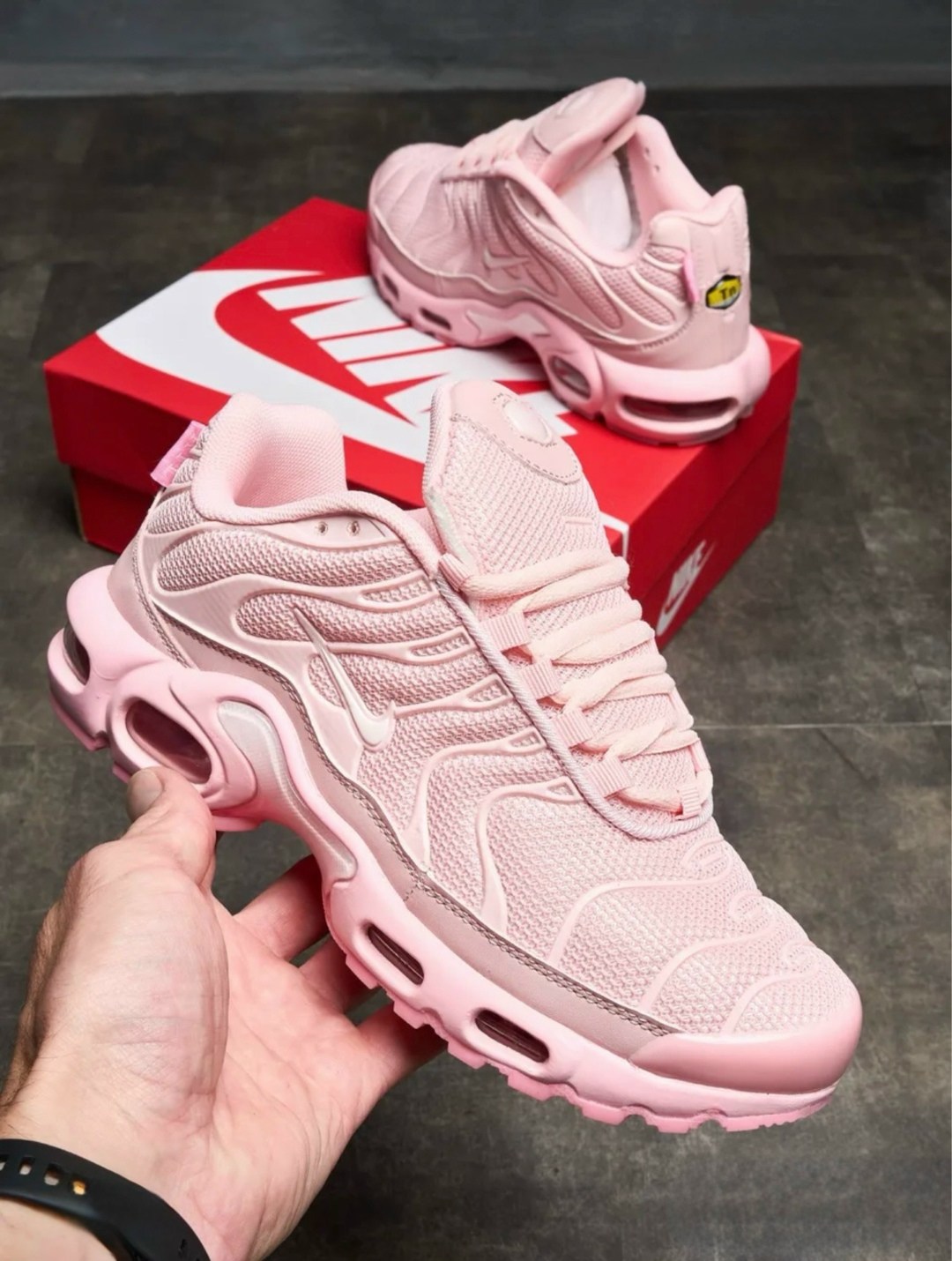 nike air max plus tn pink,женские кроссовки nike air max plus tn pink,спортивные кроссовки air max plus tn nike,кроссовки nike air max tn plus,спортивные кроссовки air max plus tn nike розовый