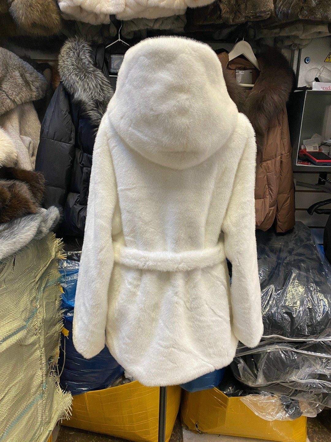 девушка,девушка с автомобилем,ferrari,богатая девушка,автомобилей