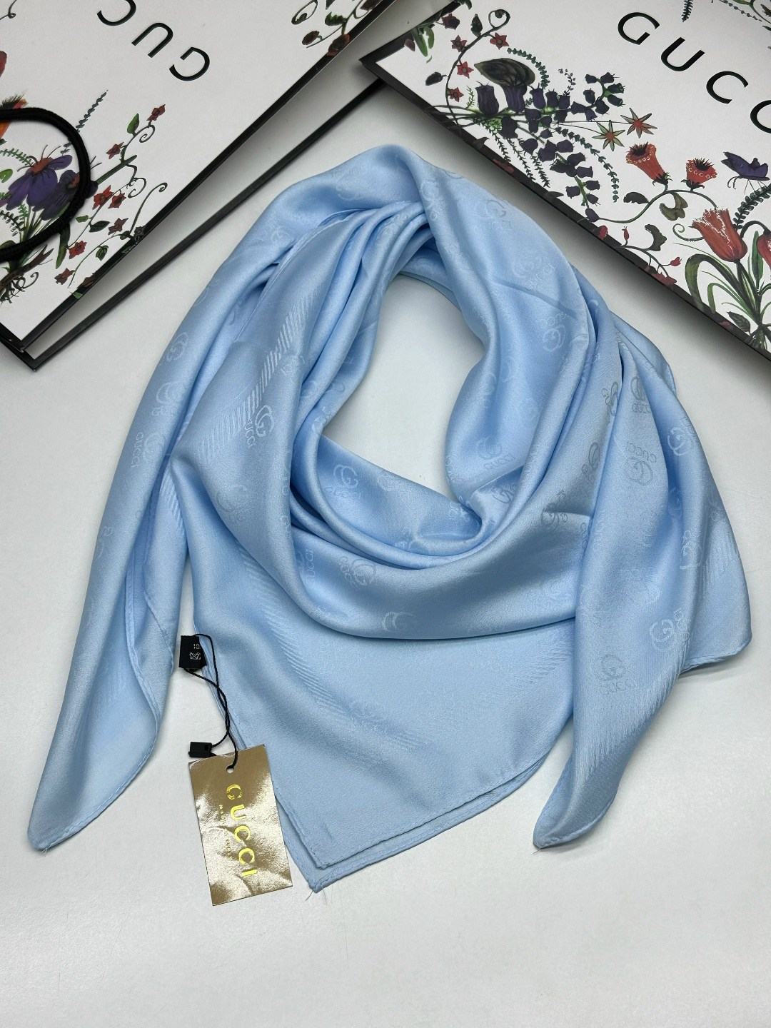 шелковый однотонный платок,платок женский однотонный 100*100 см арт. 1218461,платки шелковые,платок шелковый однотонный 90х90см romasi,платки шарф