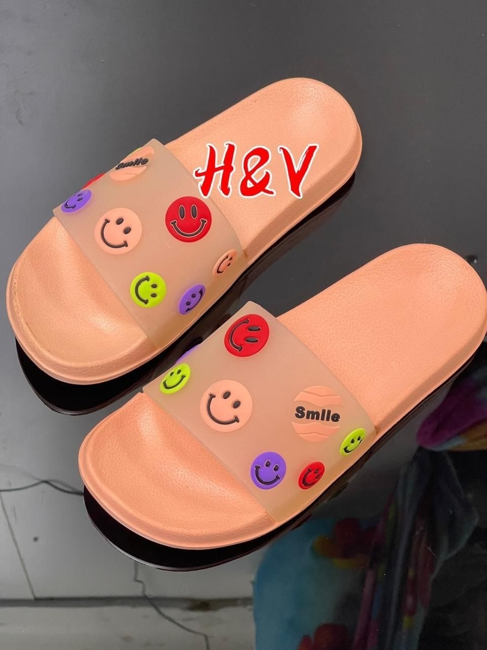 женские шлепанцы,шлепанцы летние женские,,шлепанцы со смайлами,женские тапочки
