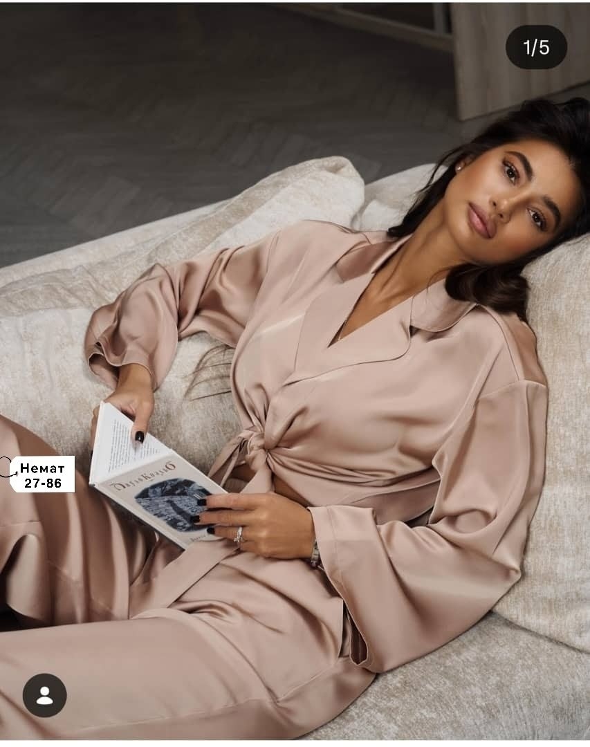 шелковый костюм в пижамном стиле,женский шелковый костюм в пижамном стиле,женские шелковые пижамы,атласный костюм,костюм в пижамном стиле