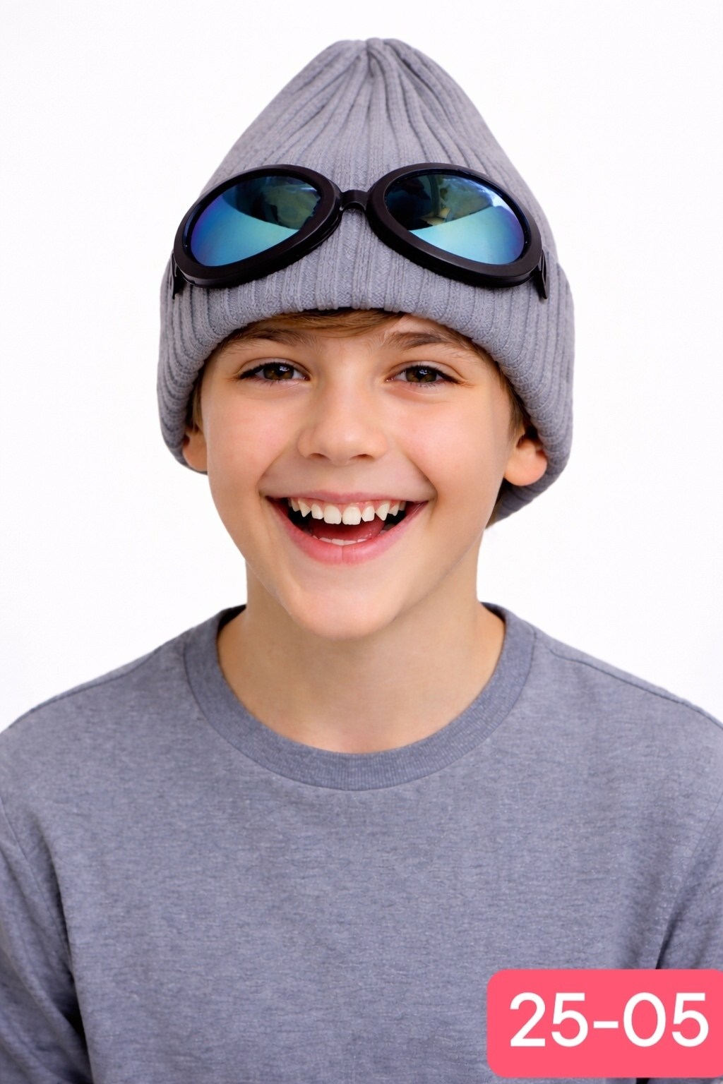 шапка демисезонная для мальчика,шапка для мальчика,шапка демисезонная,шапка вязки в рубчик в крапинку с очками c.p. company, серая,вязаная шапка