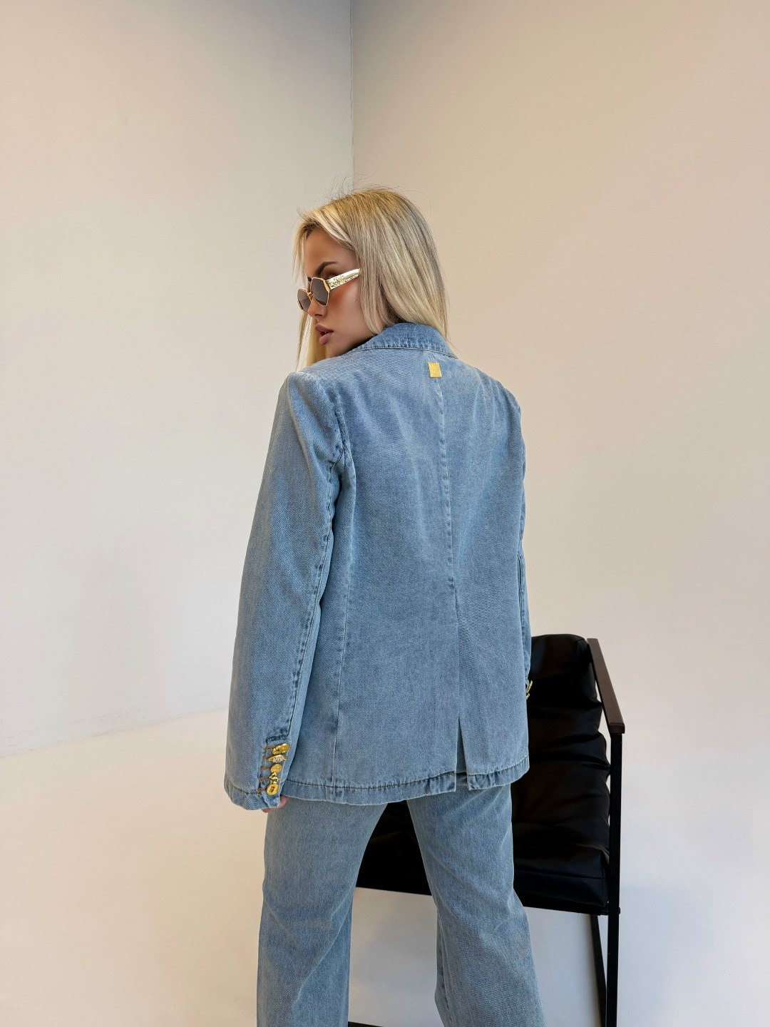 джинсовый брючный костюм,брючные костюмы женские,джинсовый костюм женский брючный,костюм брючной,брючный костюм usova 0050