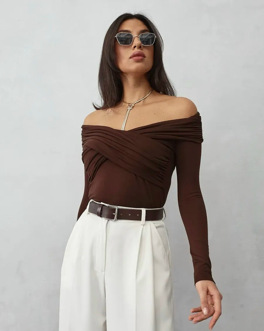 топ с длинными рукавами женский,топ с длинными рукавами,модные топы с длинными рукавами,открытые плечи,боди с длинным рукавом и открытыми плечами