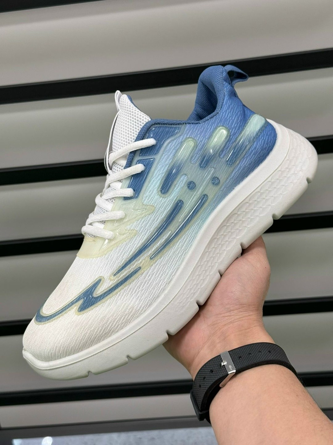 кроссовки,повседневные кроссовки,мужские кроссовки повседневные,женские кроссовки,кроссовки удобные