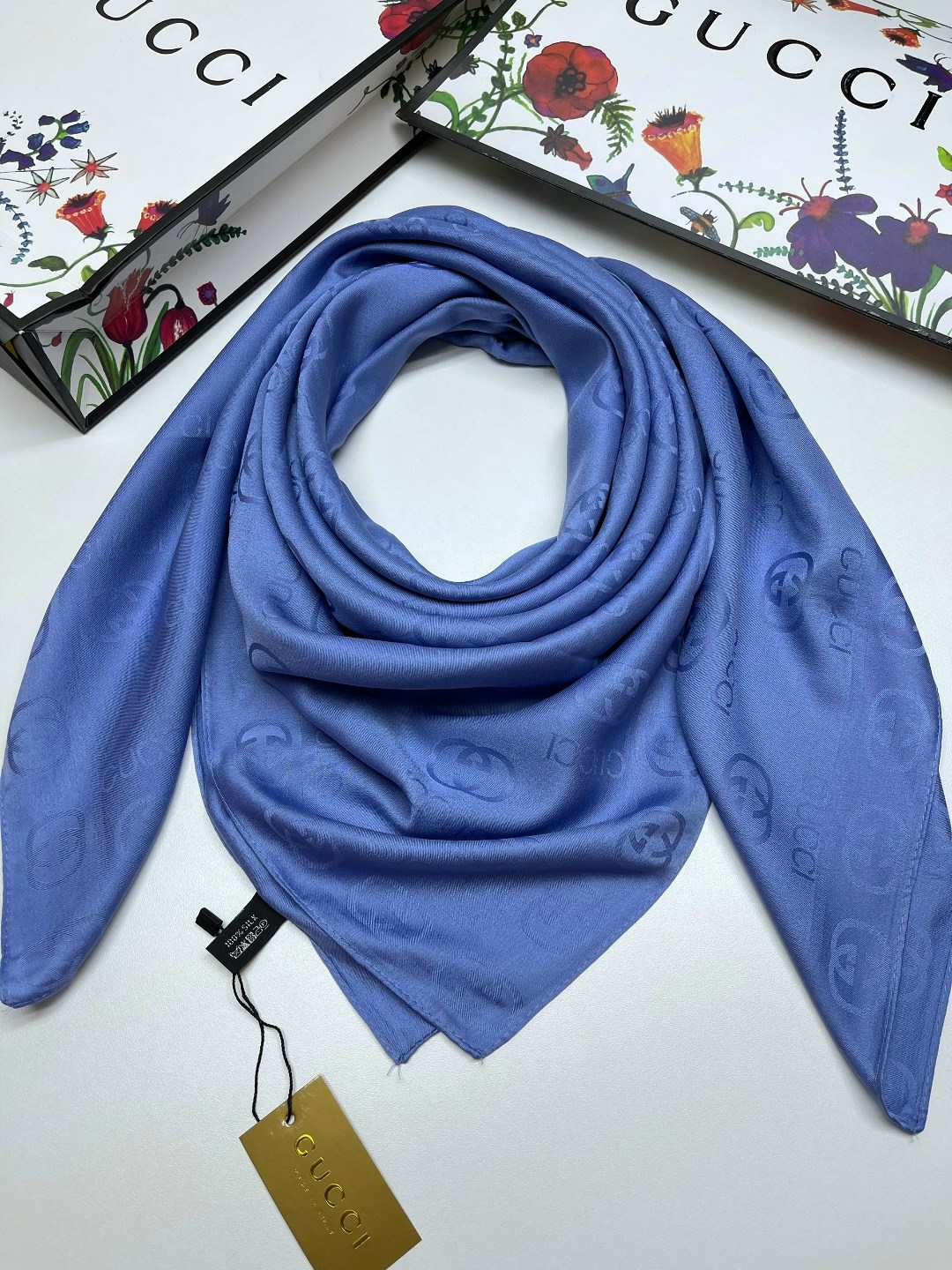 шелковый однотонный платок,платок женский однотонный 100*100 см арт. 1218461,платки шелковые,платок шелковый однотонный 90х90см romasi,платки шарф