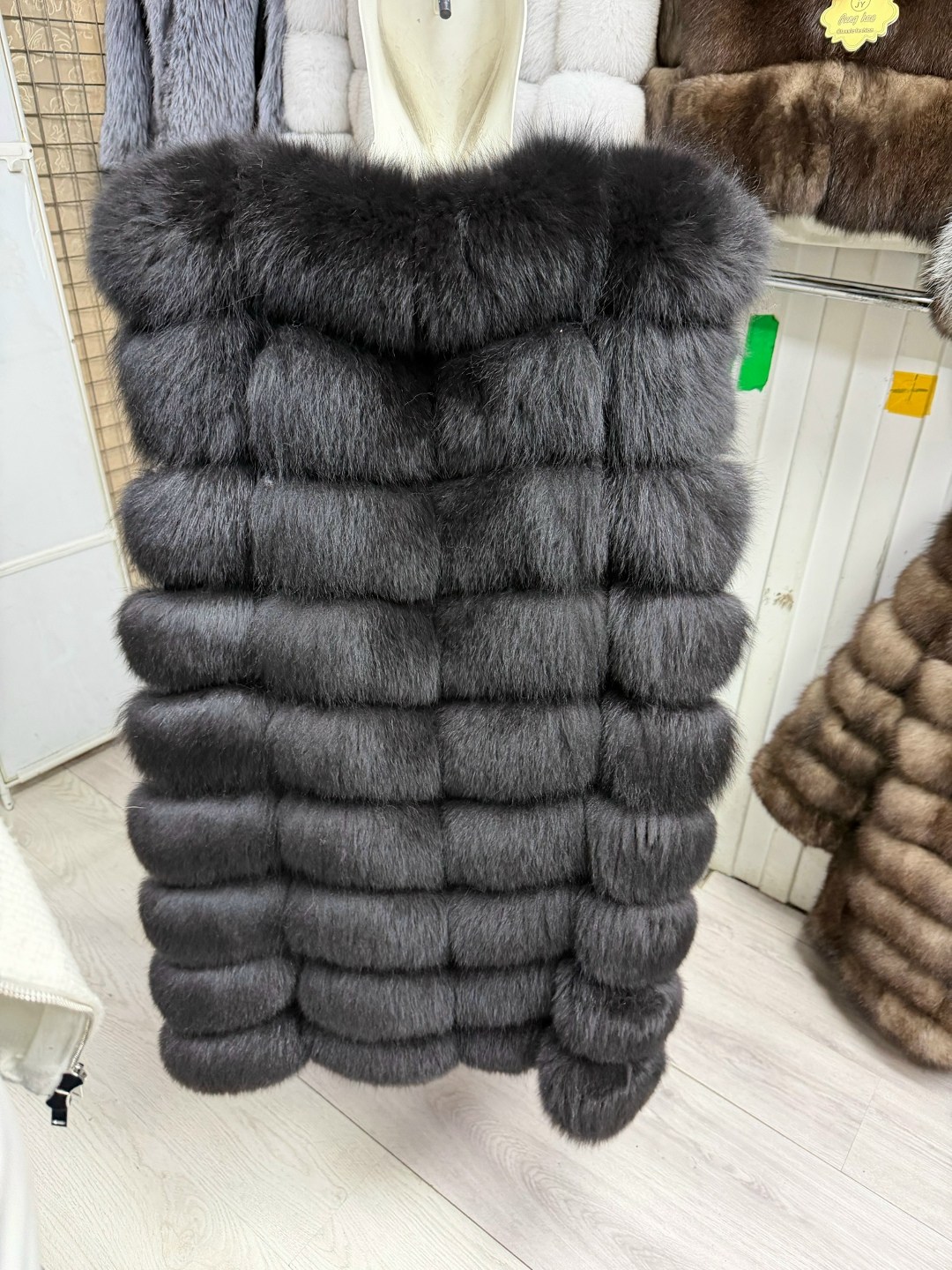 жилет из песца,жилетка из песца,меховая жилетка из песца,меховая жилетка,меховой жилет
