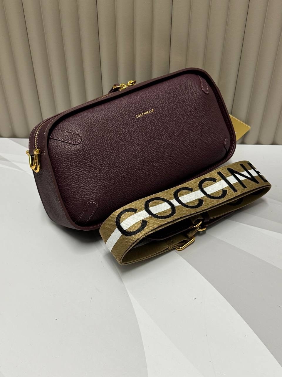 сумка coccinelle,coccinelle сумка кросс-боди,сумка кросс-боди женская coccinelle es5 15 02 01 бордовый,сумка женская через плечо coccinelle,сумка coccinelle lea цвет коричневый