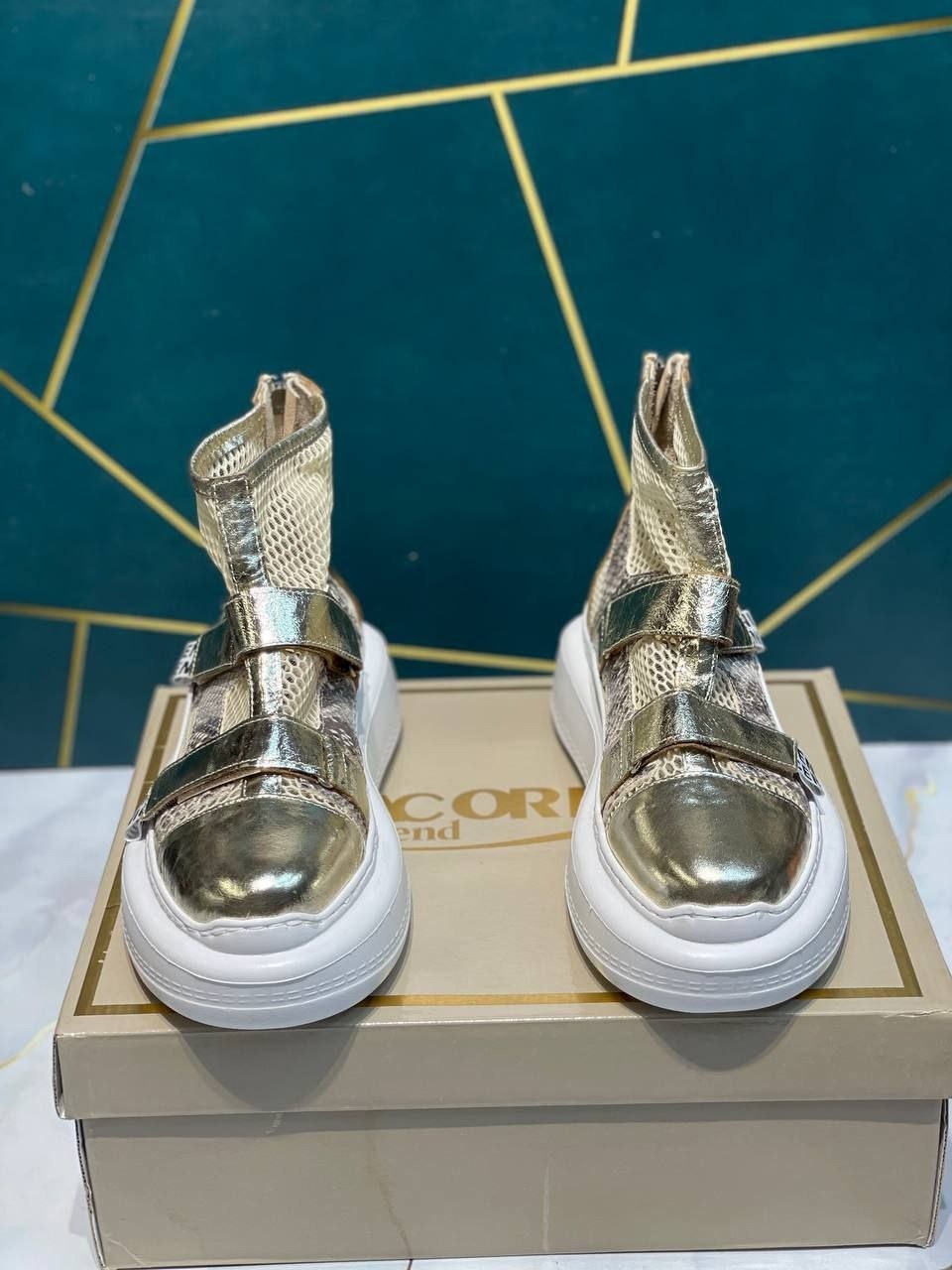 , женская,модная женская , спортивная,обуви