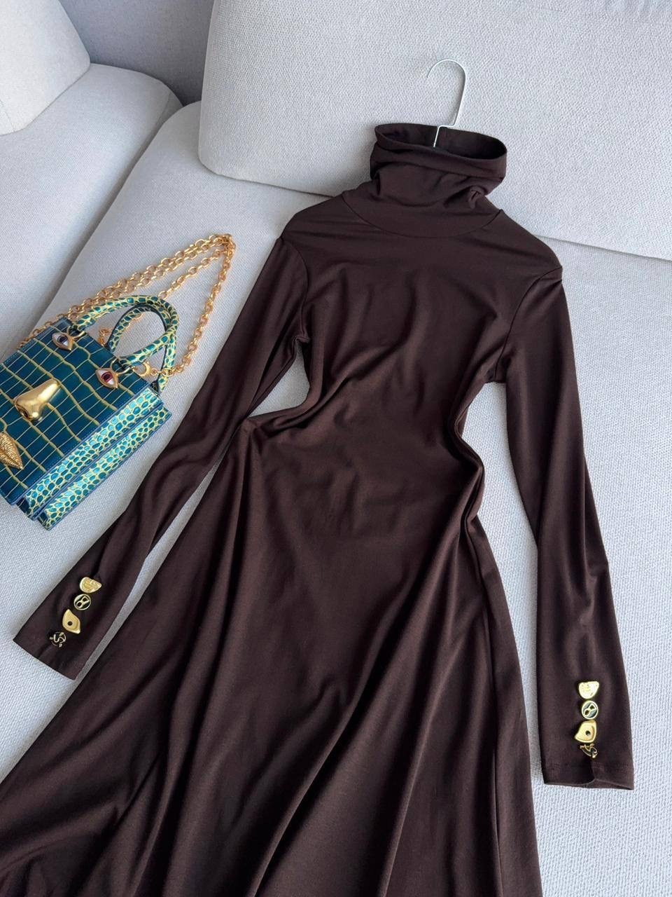 трикотажное платье,платье длинное,коричневое платье,высокая мода