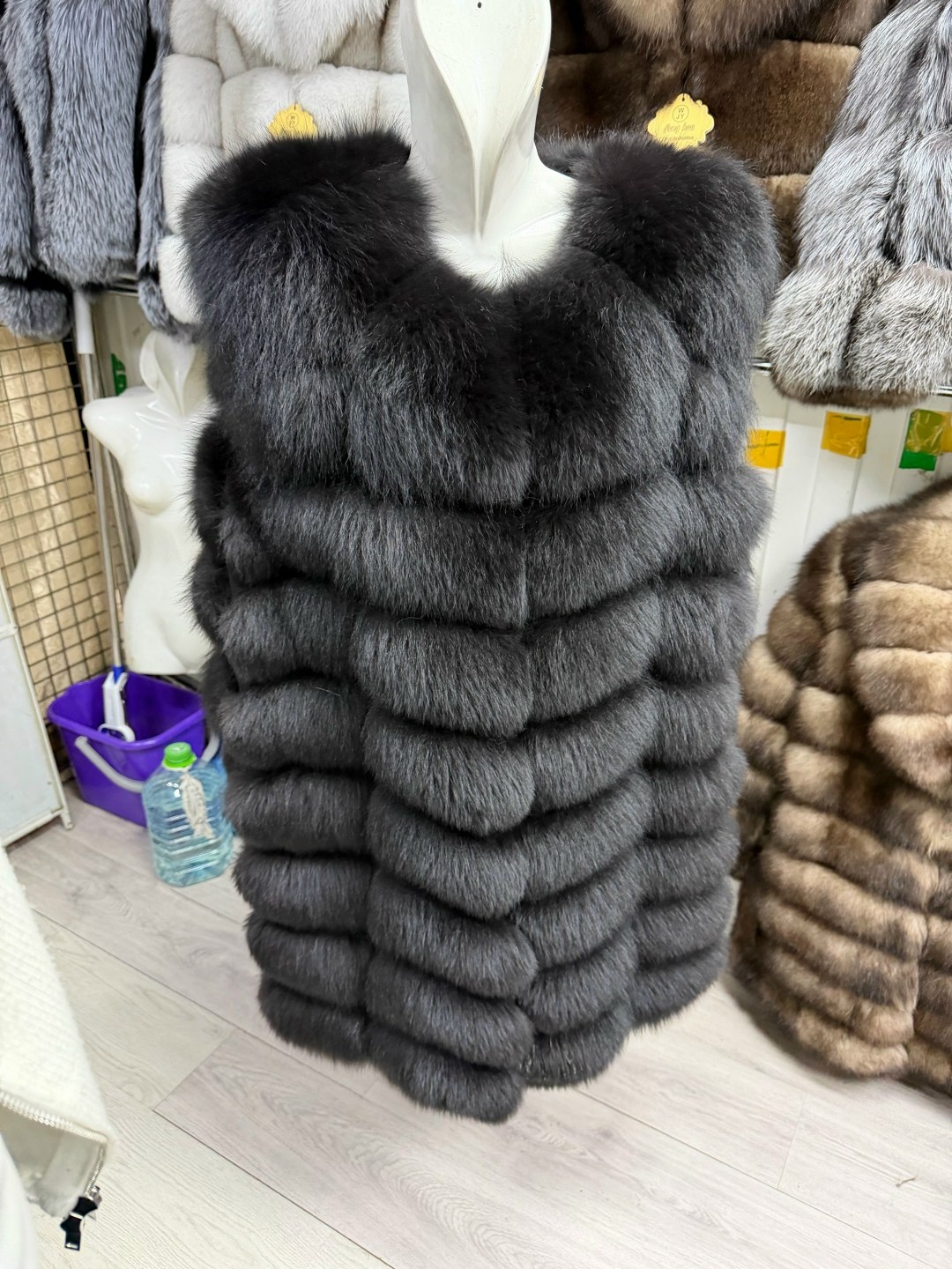 жилет из песца,жилетка из песца,меховая жилетка из песца,меховая жилетка,меховой жилет