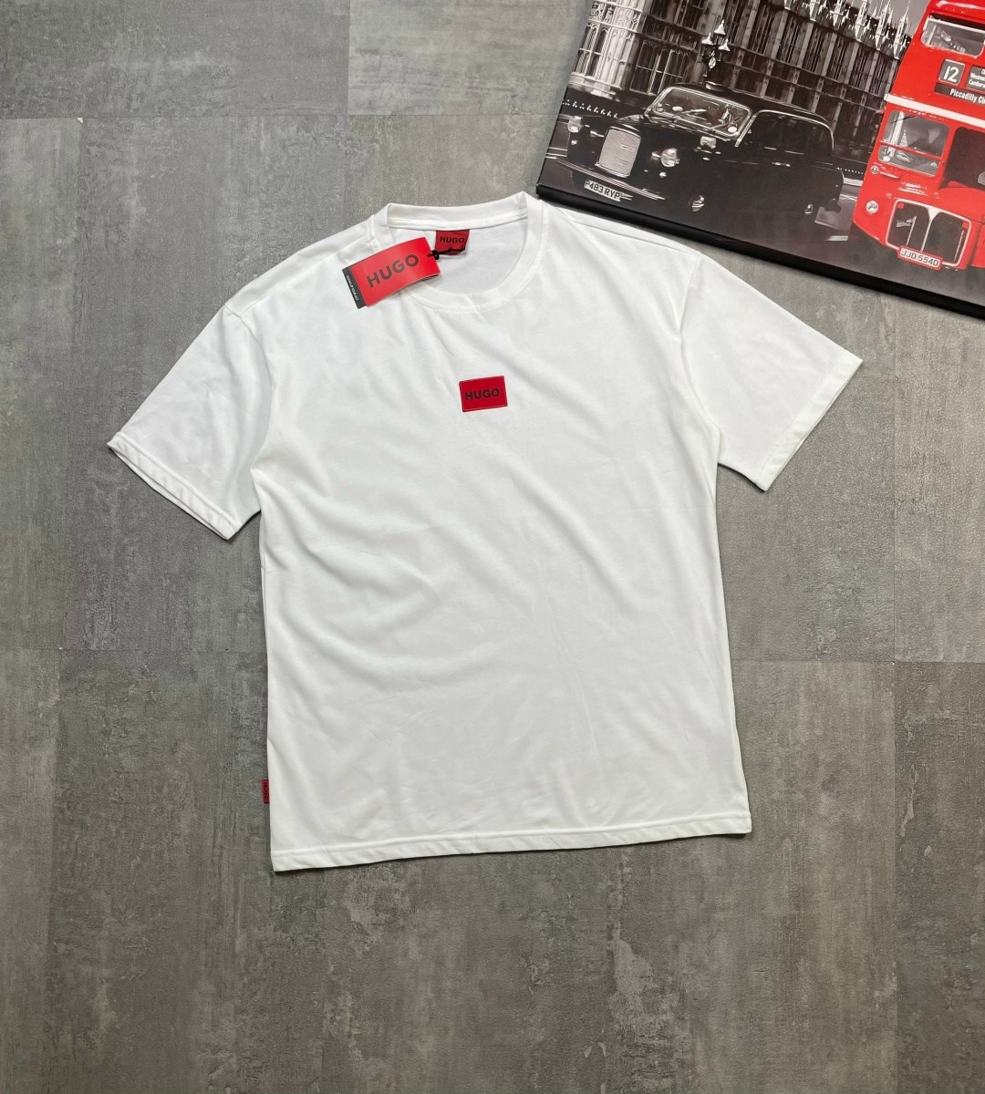 мужская футболка,футболка hugo,футболка hugo boss,мужская черная футболка,футболки для мужчин