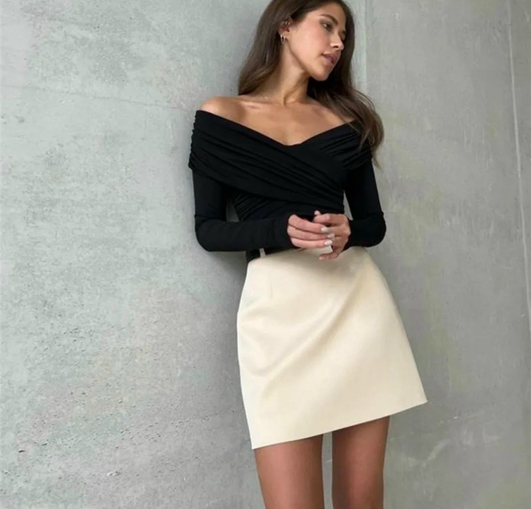 топ с длинными рукавами женский,топ с длинными рукавами,модные топы с длинными рукавами,открытые плечи,боди с длинным рукавом и открытыми плечами