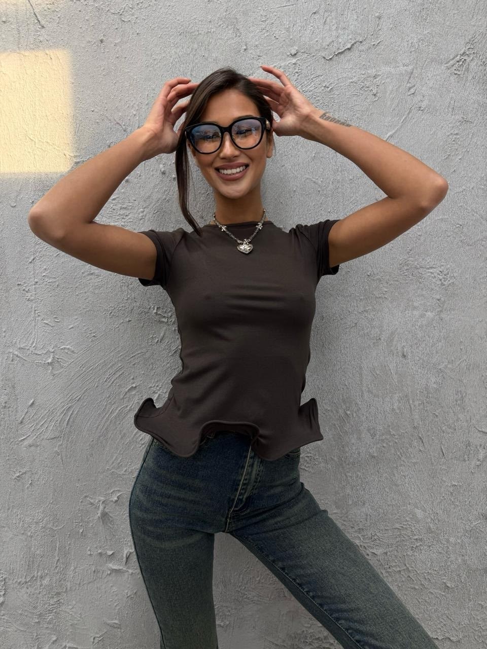 футболки женская,укороченная футболка женская,белая женская футболка,белая футболка,короткая футболка женская