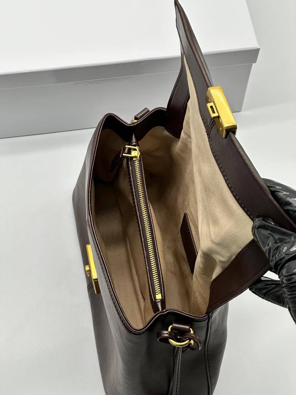 сумка,сумка женская,сумка женская в стиле balenciaga rodeo bag реплика,брендовая женская сумка,стильные сумочки