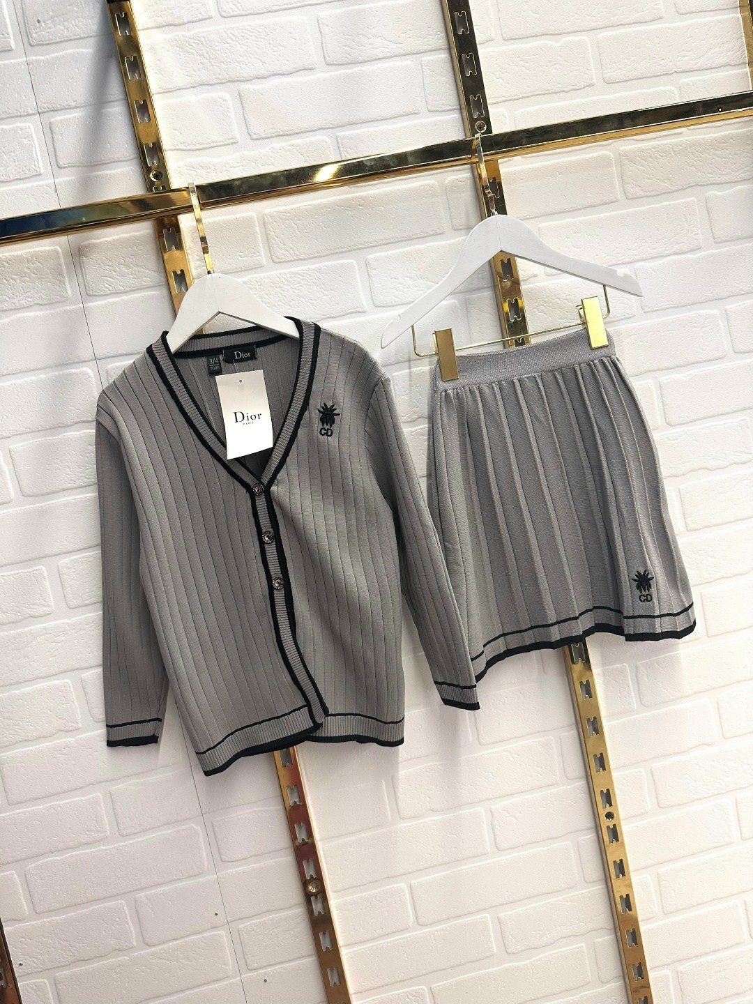 трикотажный костюм с юбкой,костюм с юбкой плиссе,трикотажные костюмы,трикотажный костюм с юбкой плиссе,костюм с юбкой