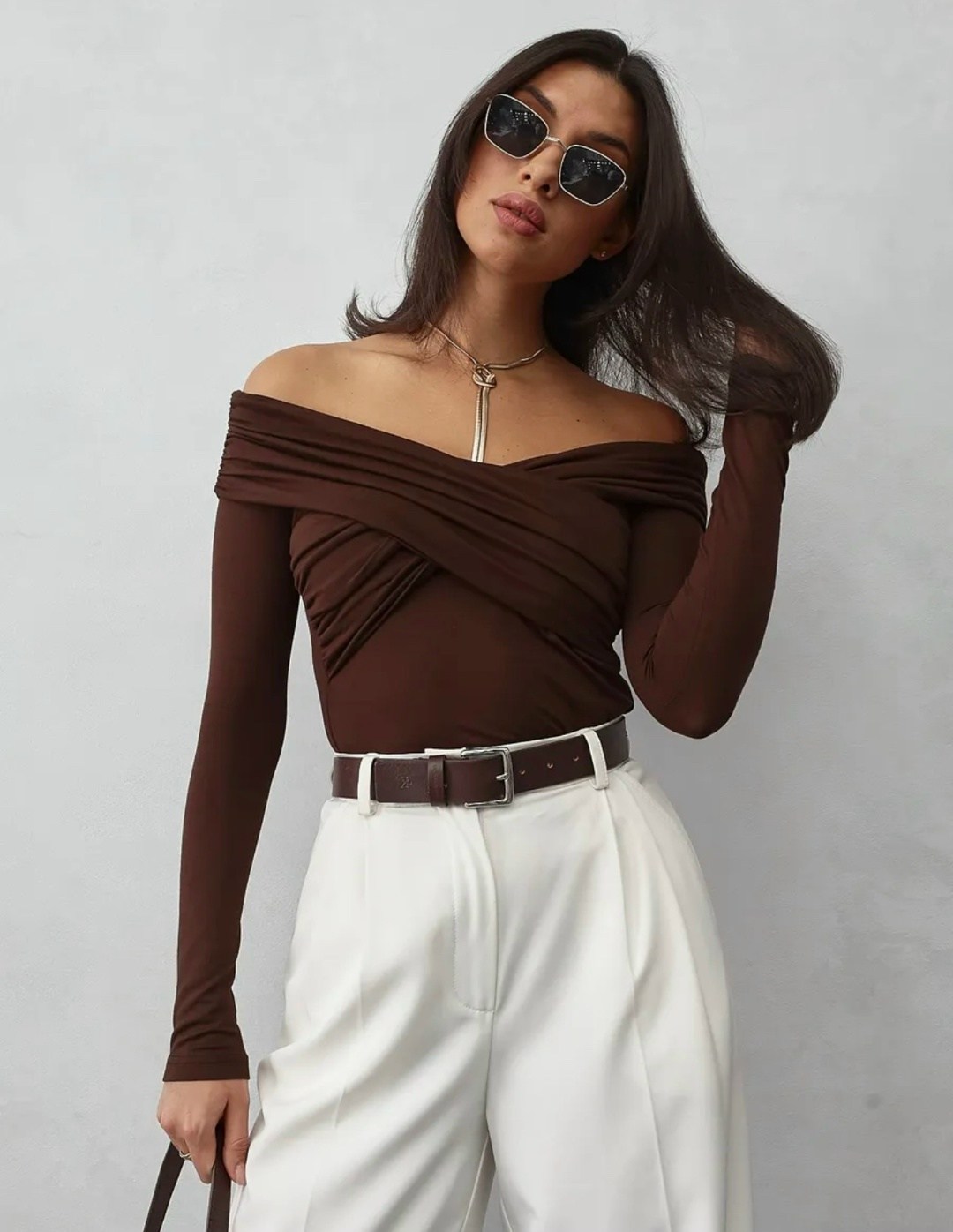 топ с длинными рукавами женский,топ с длинными рукавами,модные топы с длинными рукавами,открытые плечи,боди с длинным рукавом и открытыми плечами