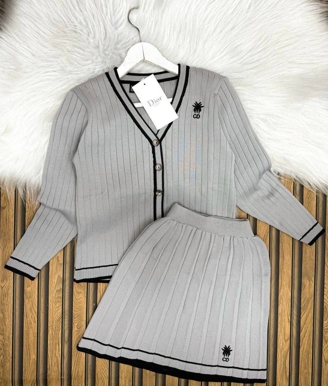 трикотажный костюм с юбкой,костюм с юбкой плиссе,трикотажные костюмы,трикотажный костюм с юбкой плиссе,костюм с юбкой