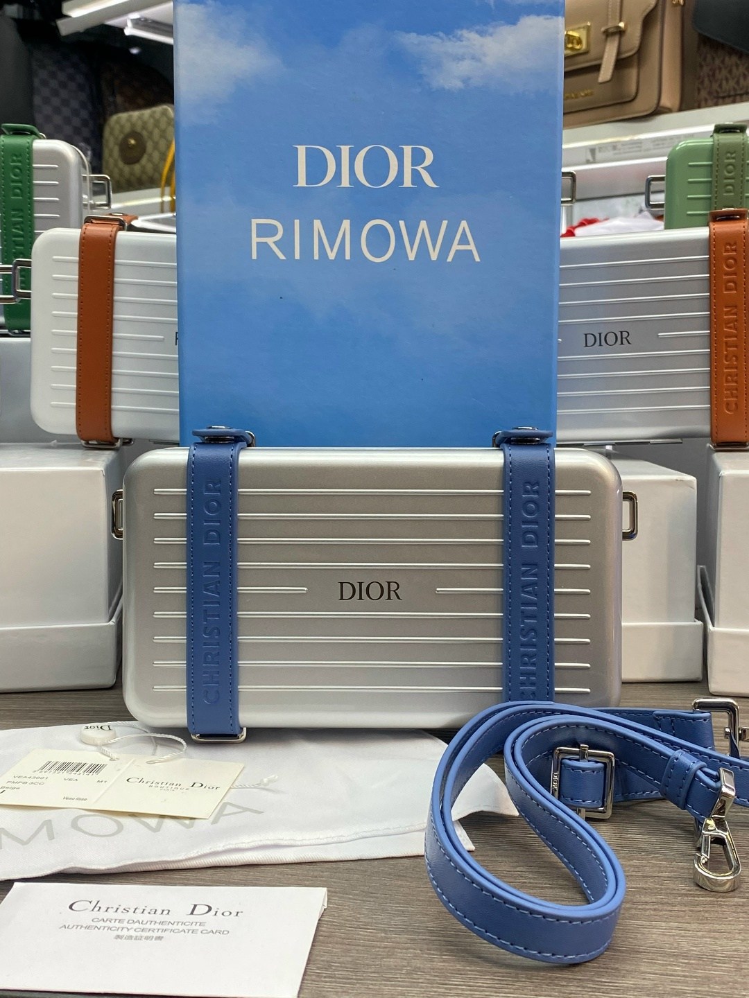сумка dior rimowa,rimowa dior,сумка женская christian dior,сумка клатч из пластика dior and rimowa personal,кейс-клатч dior rimowa женский