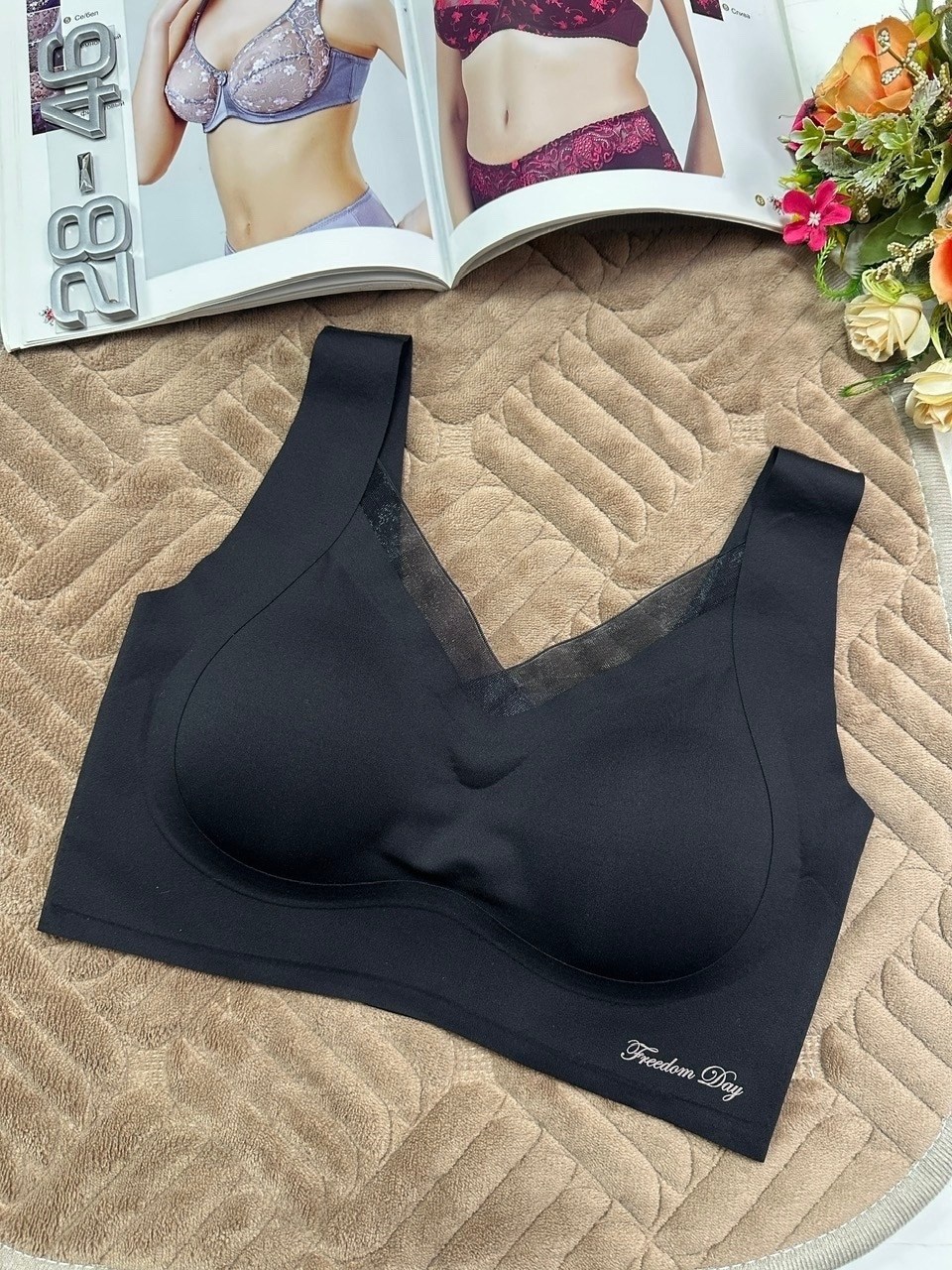 спортивные бюстгальтеры,фитнес модели,девушка,бюстгальтер,спортивные топы