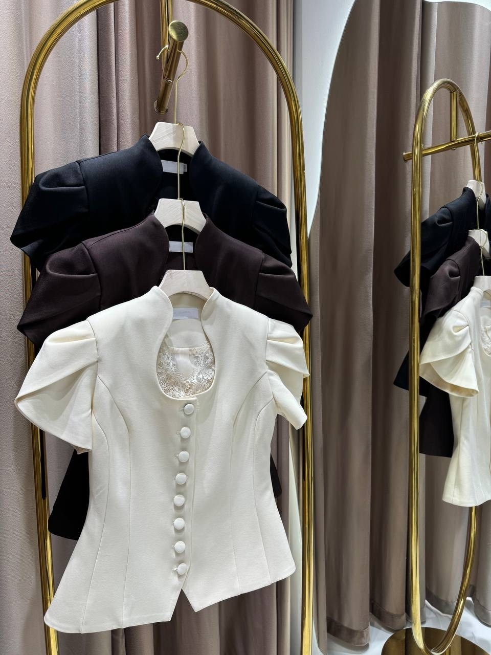 блузка стильная,элегантная женская блузка,блузка с оборками,женская блузка,блузка с воротником стойкой