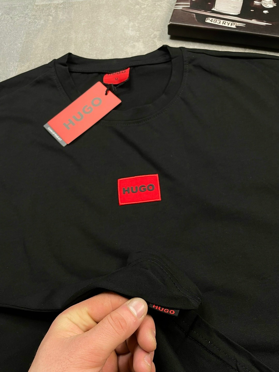 мужская футболка,футболка hugo,футболка hugo boss,мужская черная футболка,футболки для мужчин