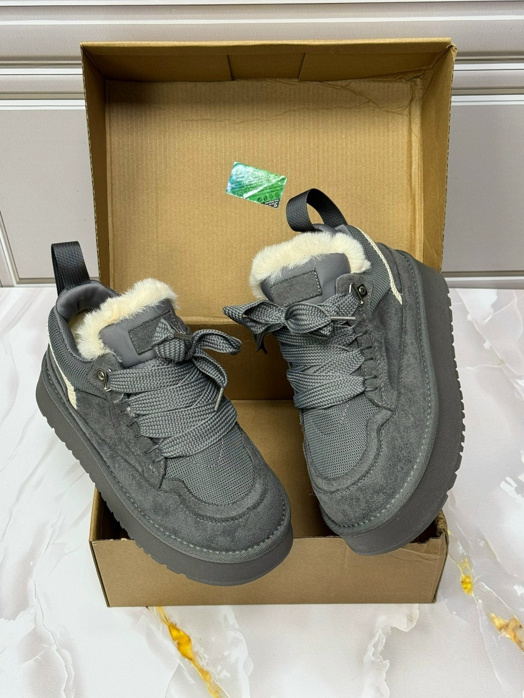 ,зимняя женская ,женская ,ugg кроссовки,угги женские