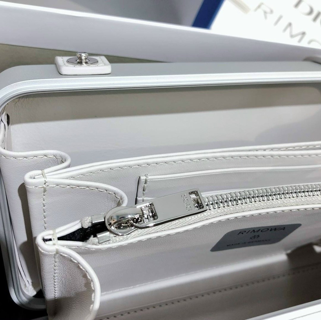 сумка dior rimowa,rimowa dior,сумка женская christian dior,сумка клатч из пластика dior and rimowa personal,кейс-клатч dior rimowa женский