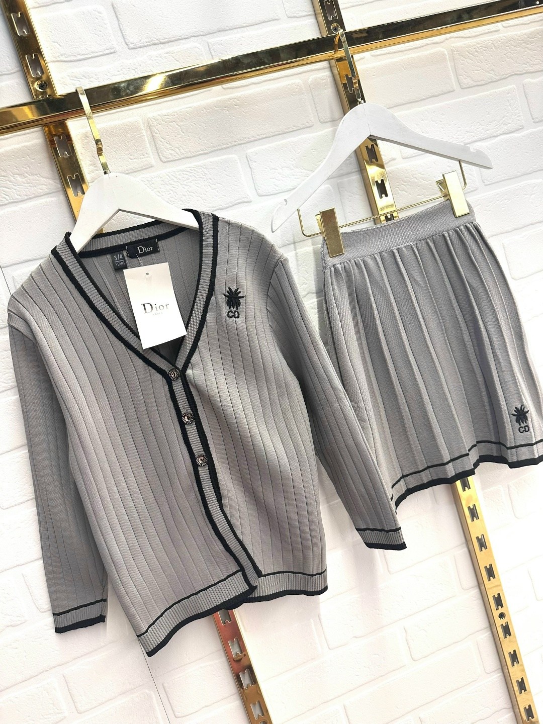 трикотажный костюм с юбкой,костюм с юбкой плиссе,трикотажные костюмы,трикотажный костюм с юбкой плиссе,костюм с юбкой