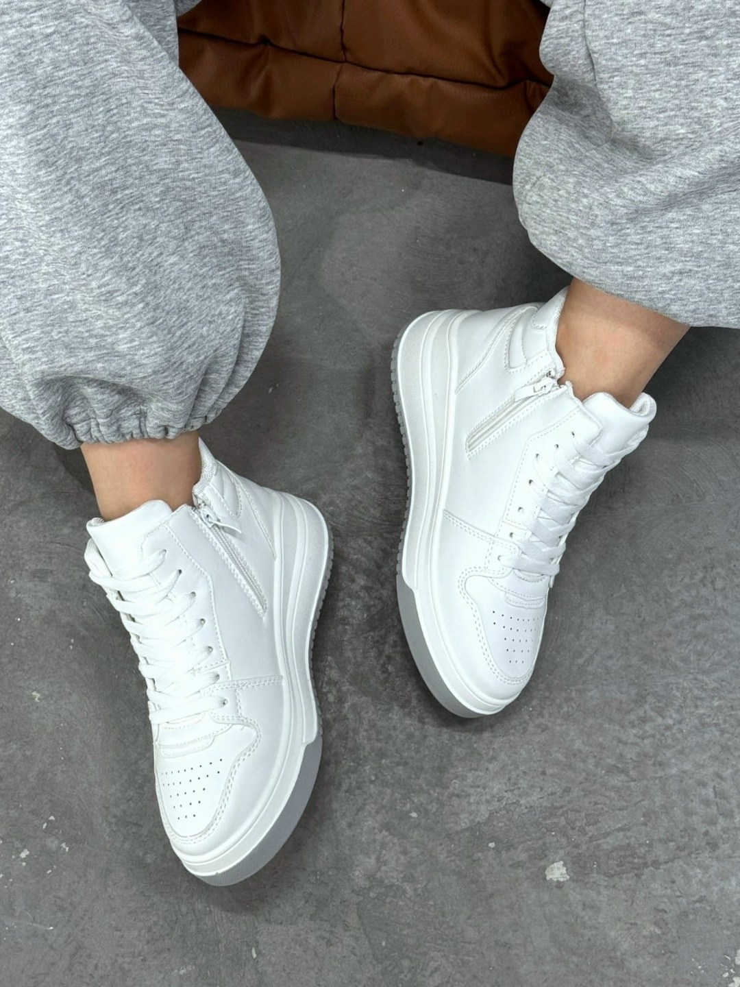 зимние кроссовки женские белые высокие,,белые кроссовки женские,белые кроссовки,женские кроссовки