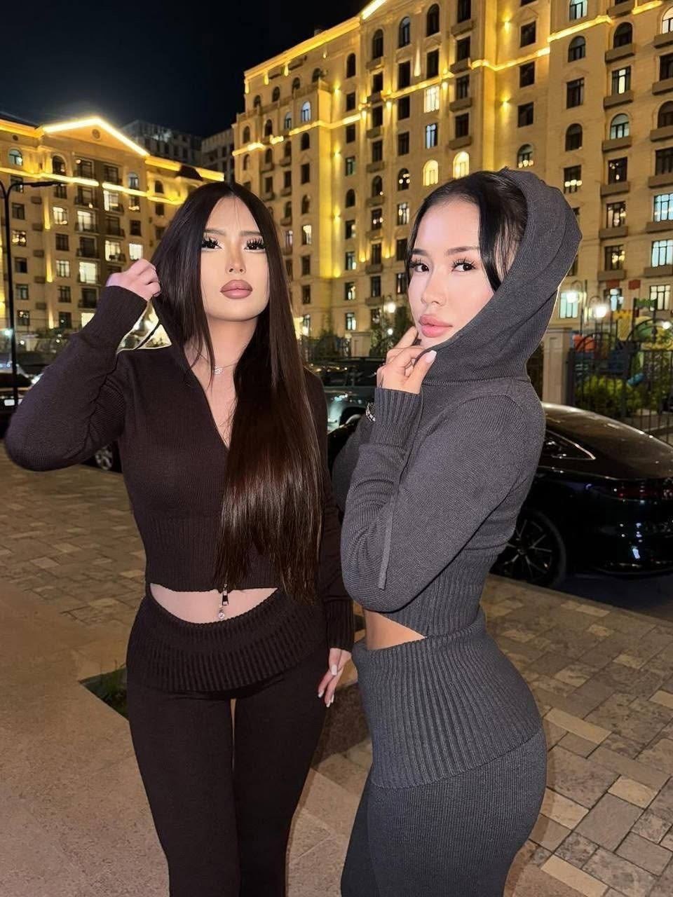 девушка,женский костюм,женские брюки клеш,стильные наряды,брюки с высокой талией