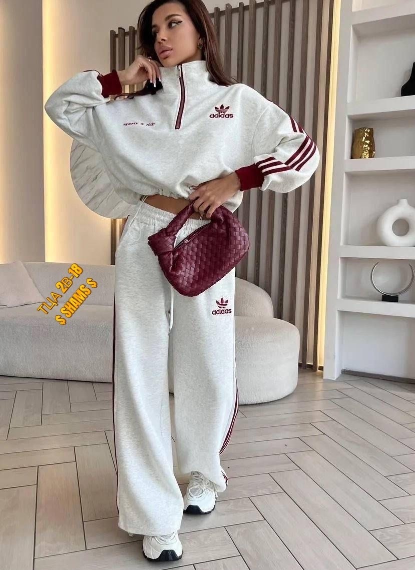 женский спортивный костюм adidas,костюм спортивный женский,спортивный костюм,стильный костюм с лампасами,адидас костюм женский
