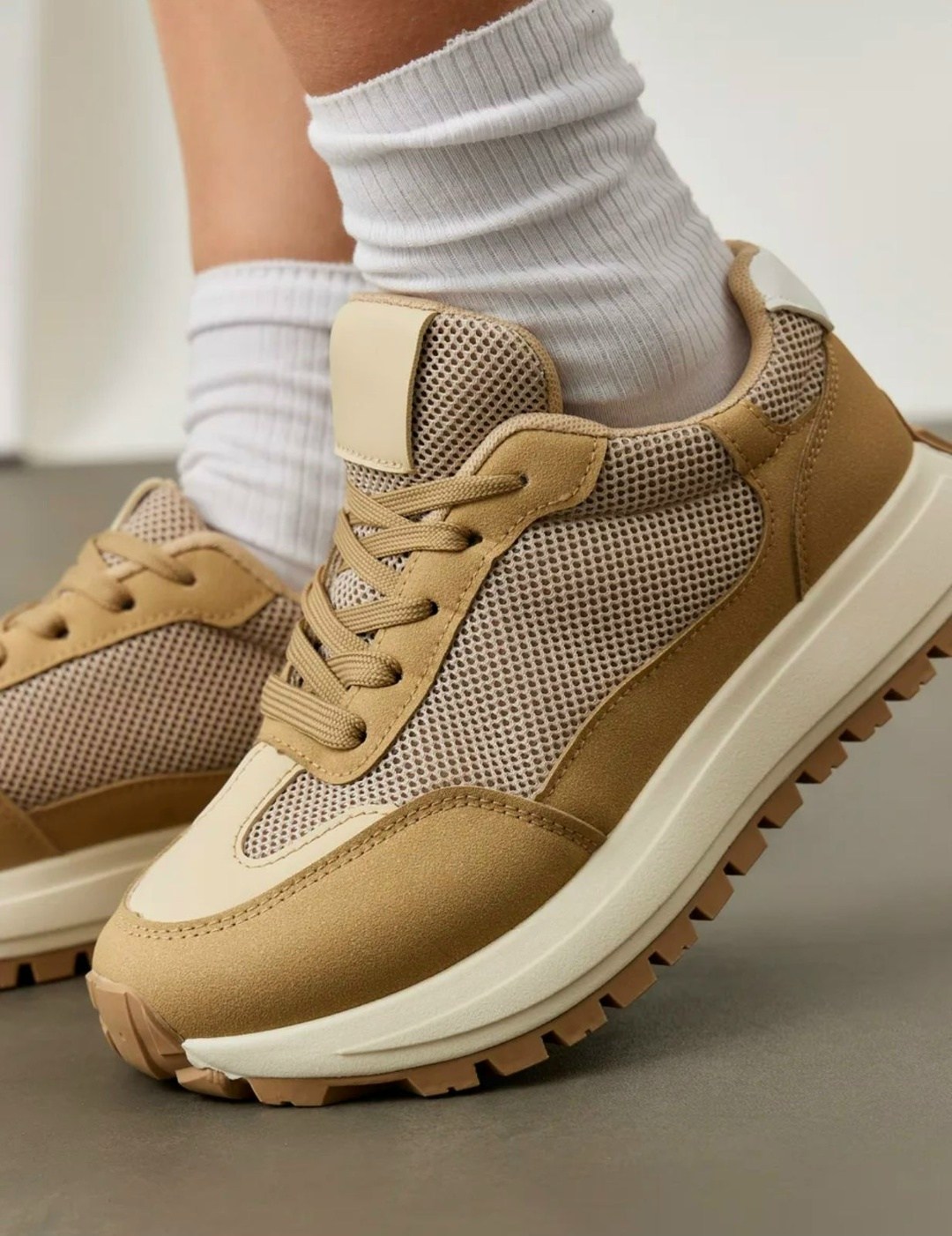 ,женские кроссовки,кроссовки для женщин,кроссовки женские бежевые с сеткой,бежевые кроссовки
