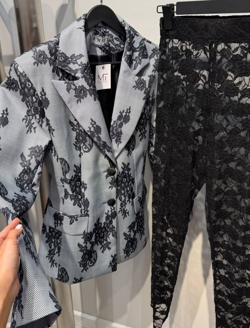 стильные наряды,стиль одежды,кружевные брюки,модные колготки