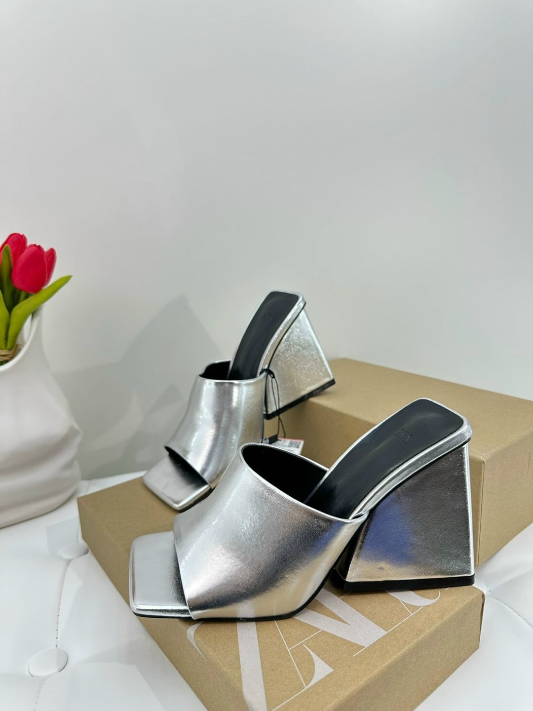 ,модные босоножки,каблуки босоножки,сандалии на каблуке,прада сабо мюли