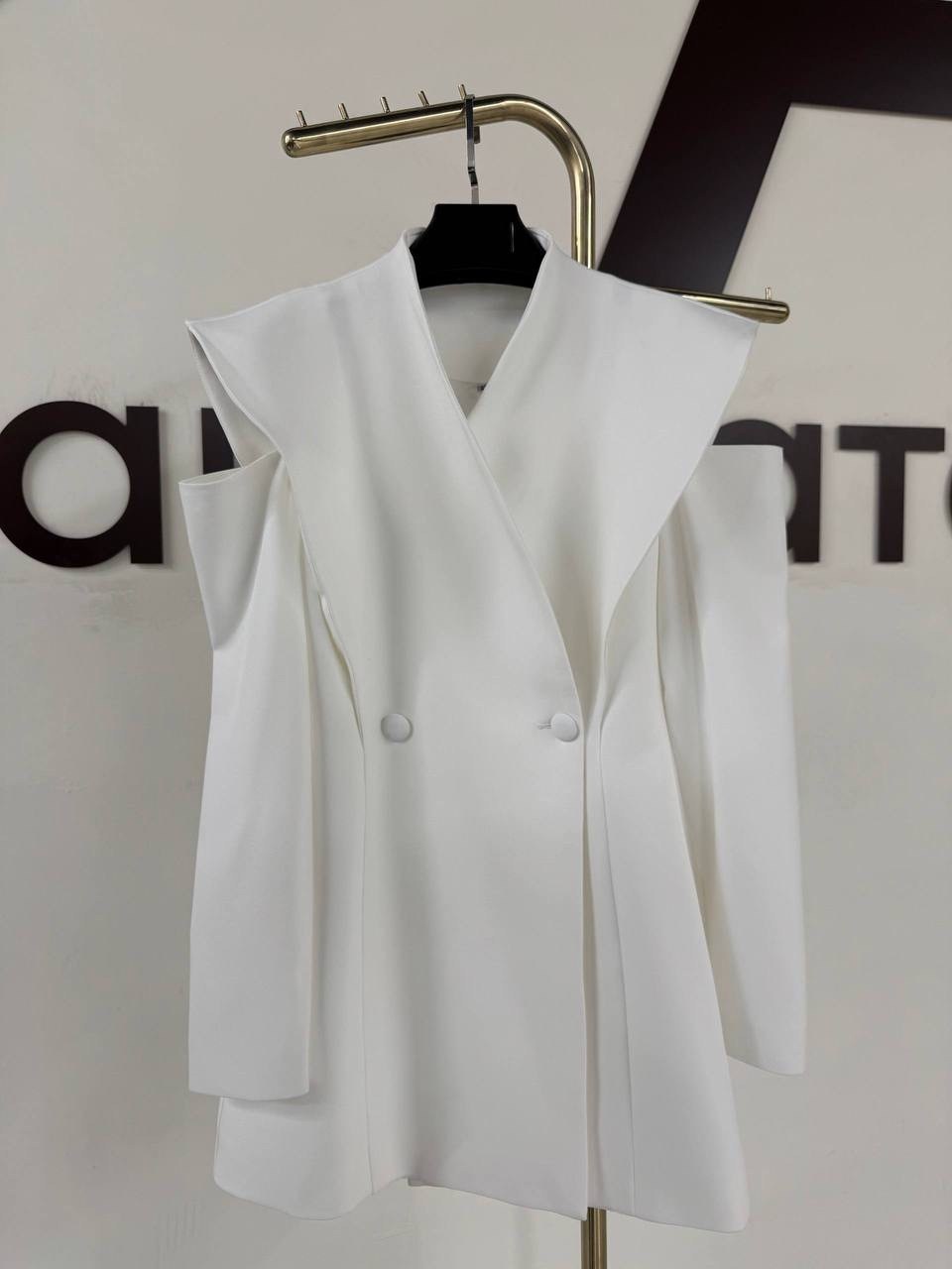 платье пиджак красное,платье пиджак,красное пальто,красное пальто женское,костюм