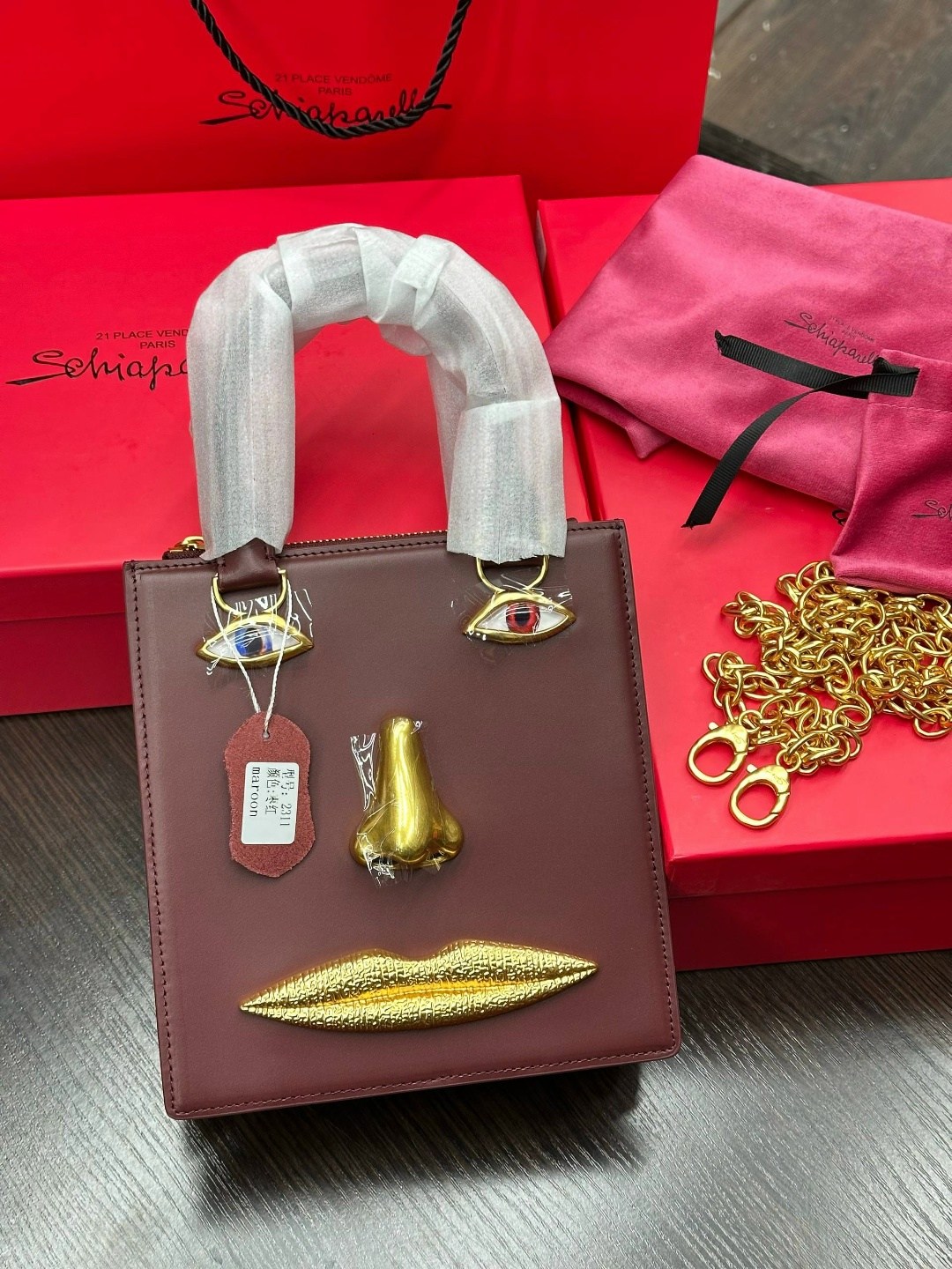 бархатная сумка для глаз schiaparelli premium sense demon,сумка-тоут schiaparelli,сумка женская schiaparelli,сумка schiaparelli,брендовая женская сумка