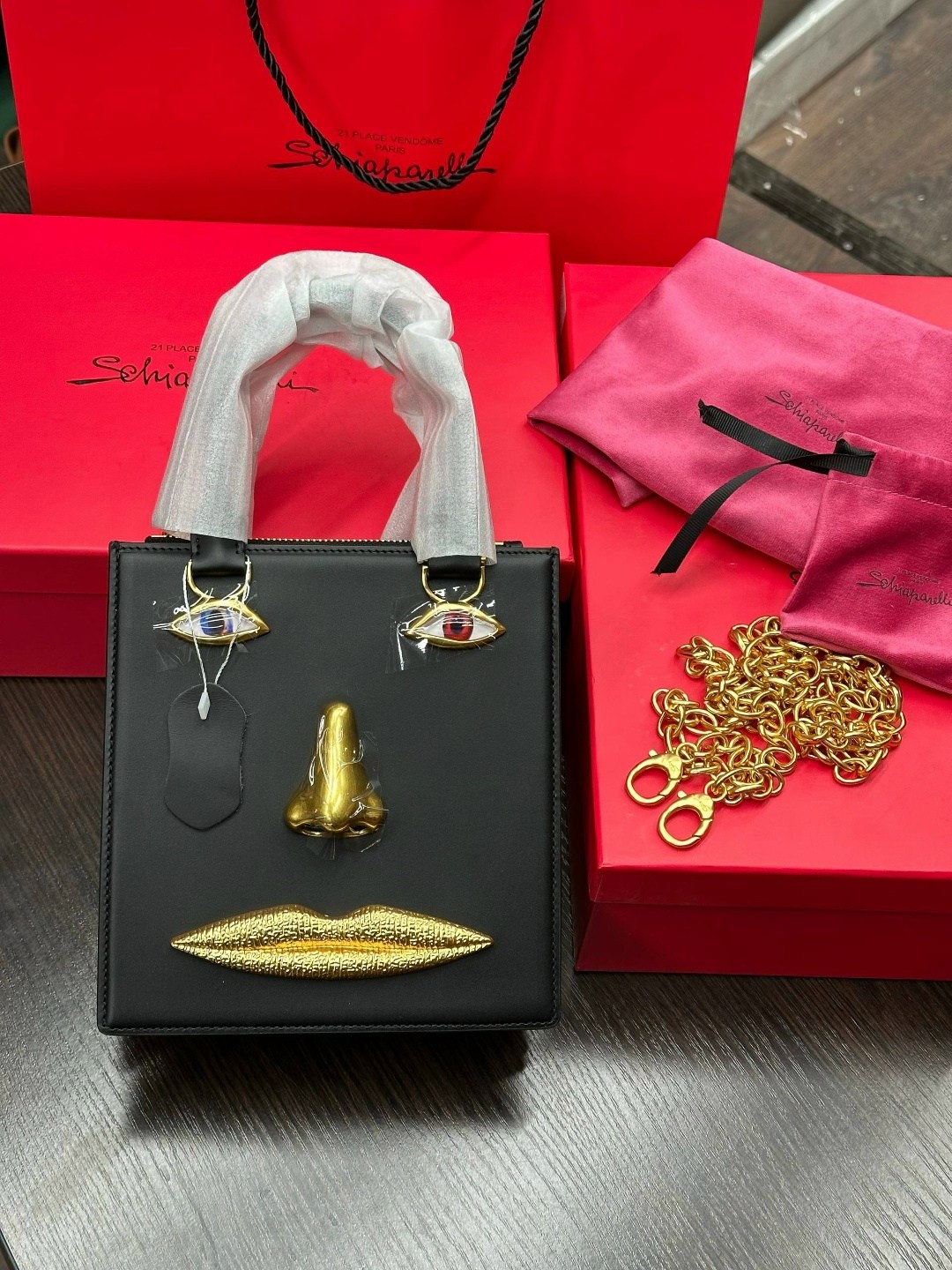 бархатная сумка для глаз schiaparelli premium sense demon,сумка-тоут schiaparelli,сумка женская schiaparelli,сумка schiaparelli,брендовая женская сумка