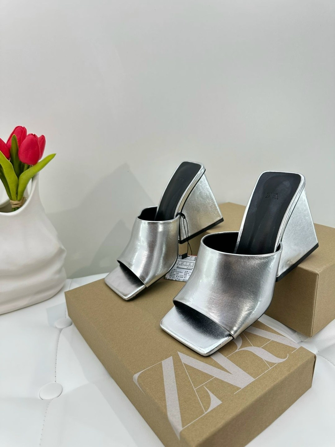 ,модные босоножки,каблуки босоножки,сандалии на каблуке,прада сабо мюли