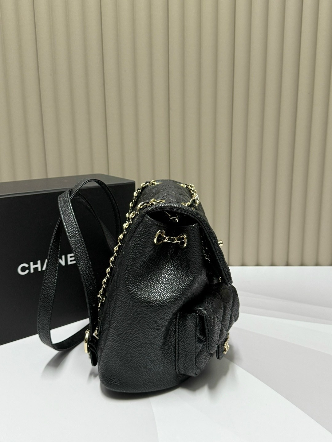 рюкзак chanel,сумка chanel,chanel сумка-рюкзак,женский рюкзак chanel,кожаный черный рюкзак chanel cruise