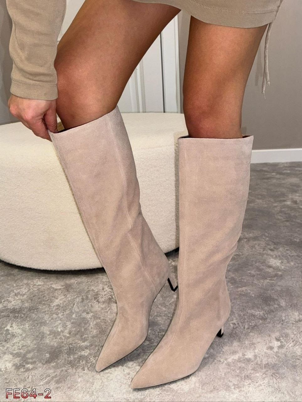 сапоги женские,замшевые сапоги,сапоги демисезонные на каблуке замшевые трубы me lamo,ботильоны женские,бежевые ботфорты замшевые
