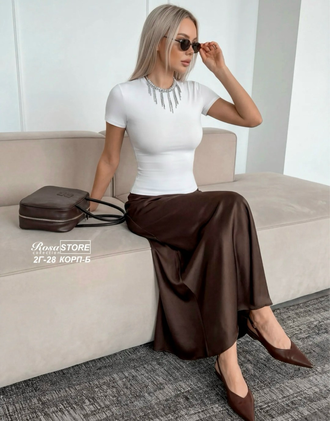 девушка,моделей,красива девушка,никола каванис модель,мини платье